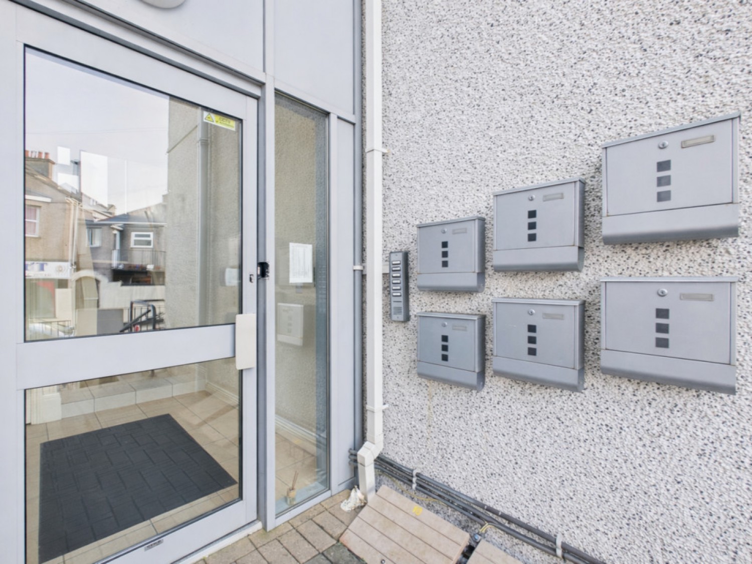 2 bedroom Flat for Letting Barne Road, Barne Barton