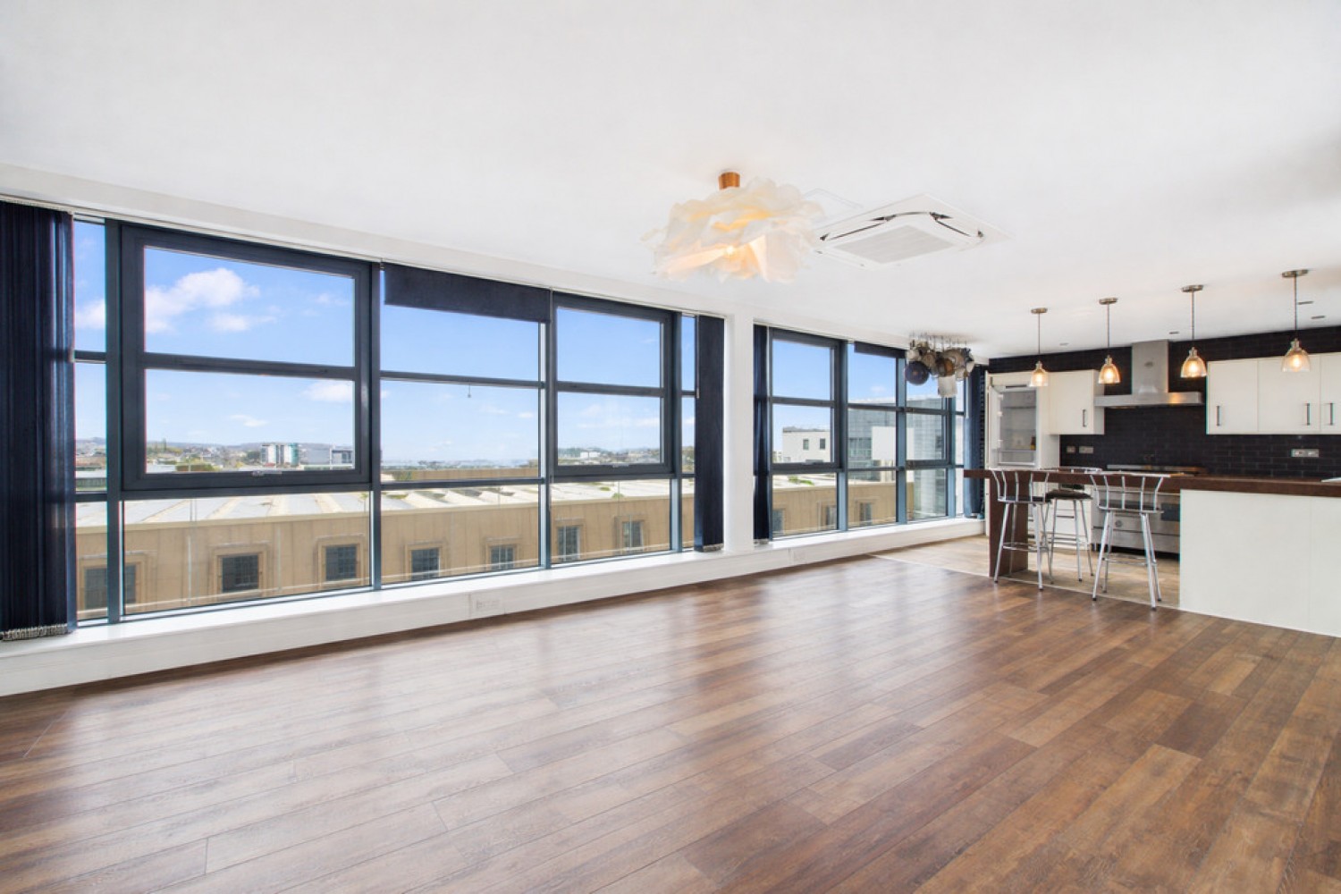 2 bedroom Flat for Sale Notte Street, The Hoe, Plymouth