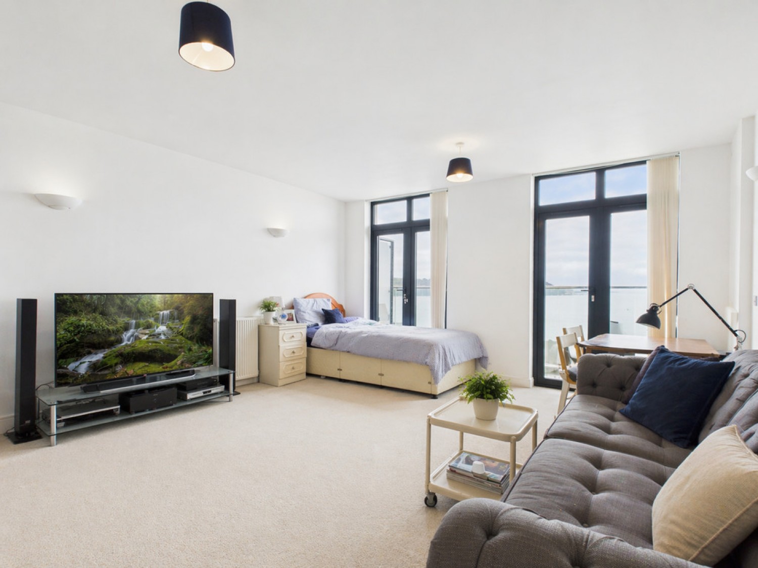 2 bedroom Flat for Sale Cliff Road, The Hoe, Plymouth