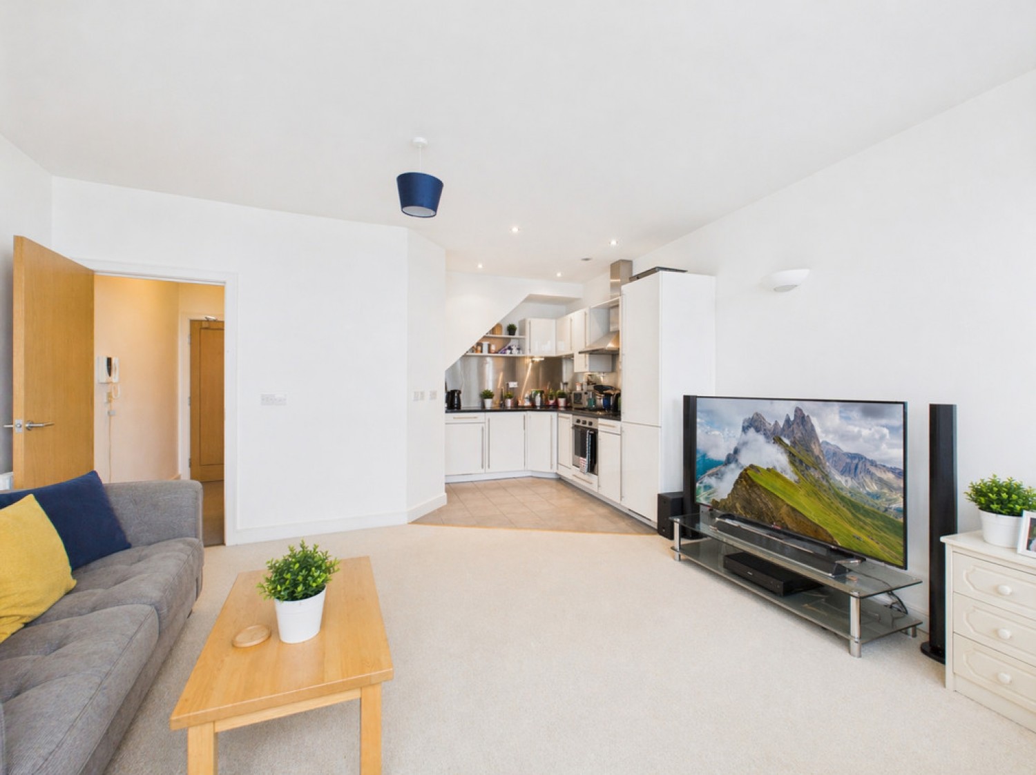 2 bedroom Flat for Sale Cliff Road, The Hoe, Plymouth