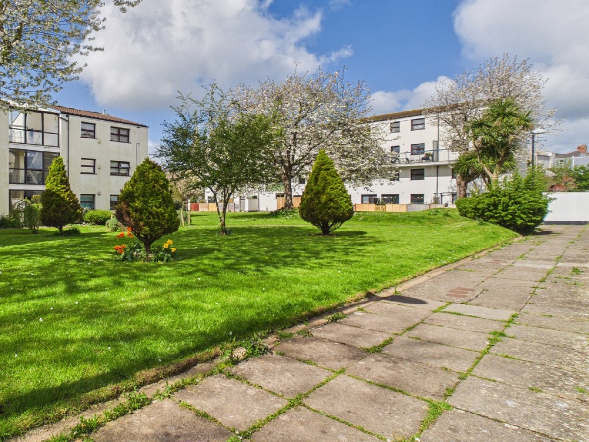 Raglan Road, Plymouth