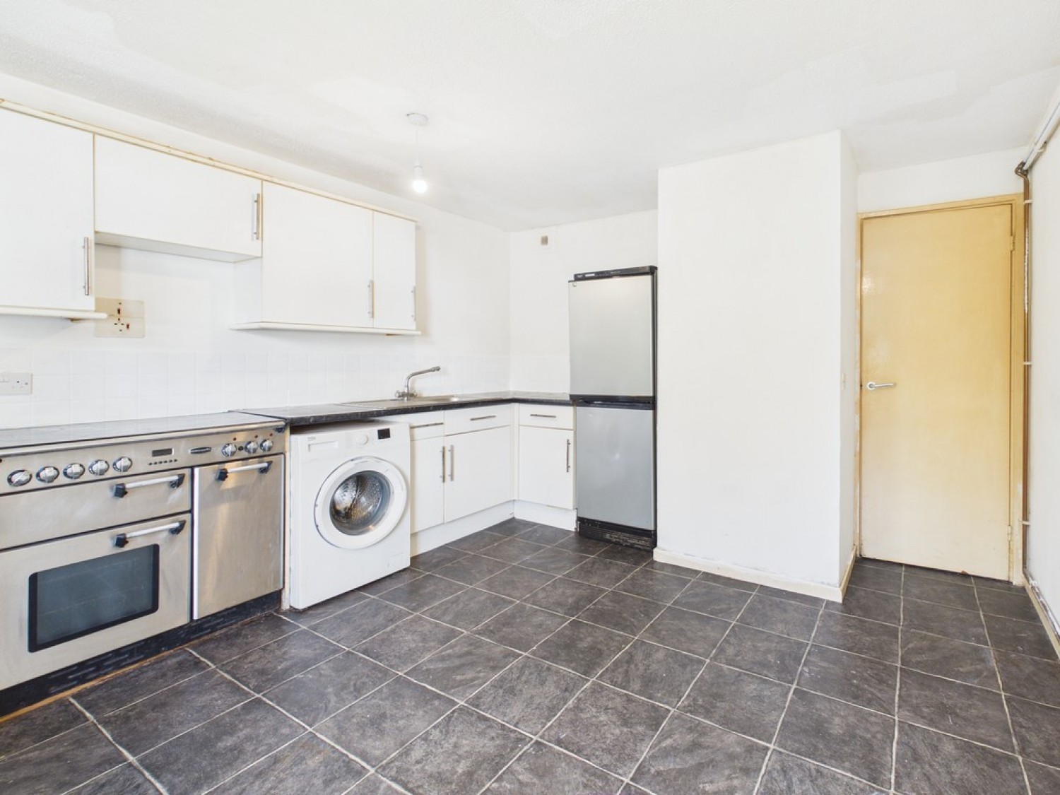 2 bedroom Flat for Sale Raglan Road, Plymouth