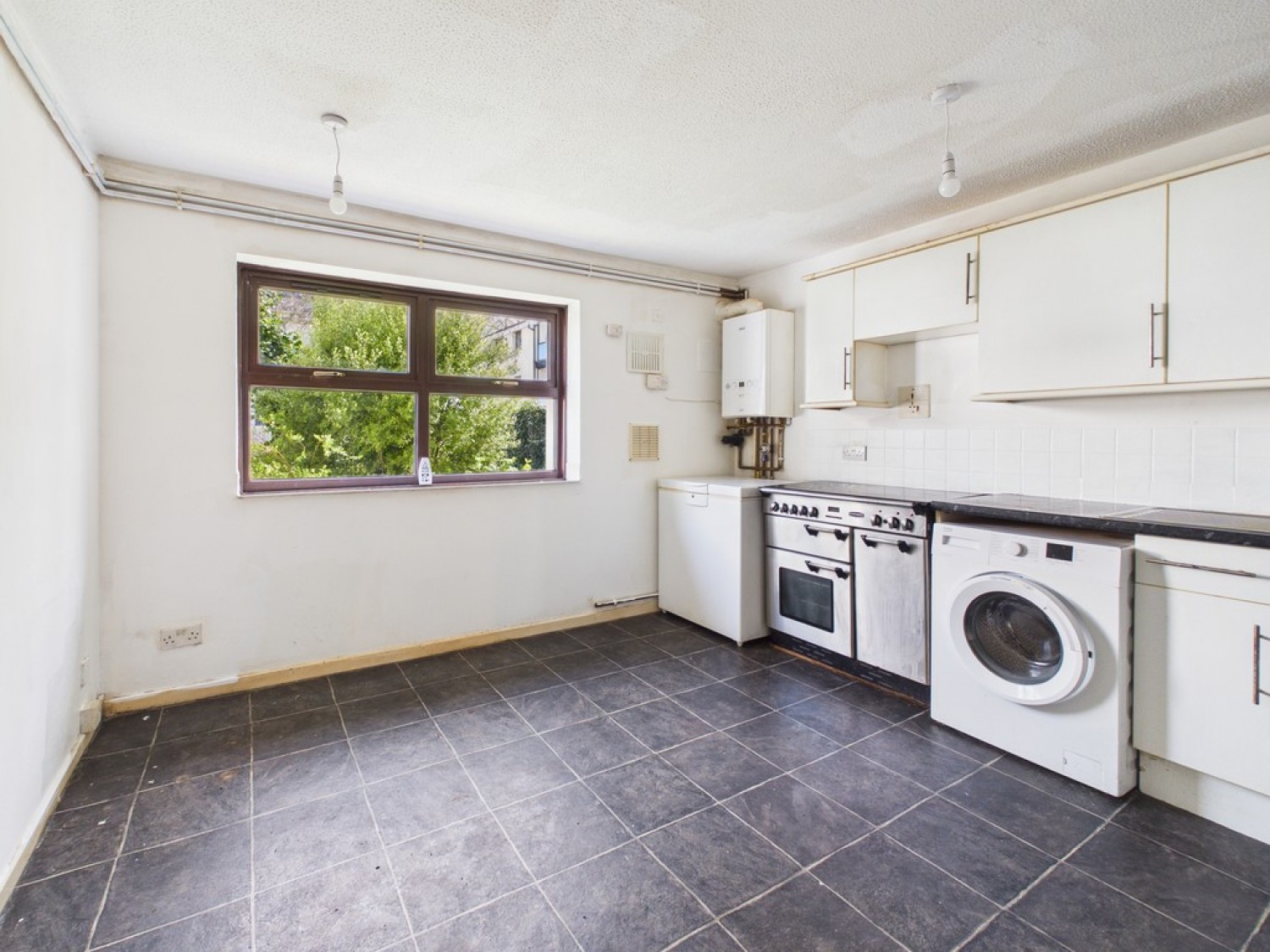 2 bedroom Flat for Sale Raglan Road, Plymouth