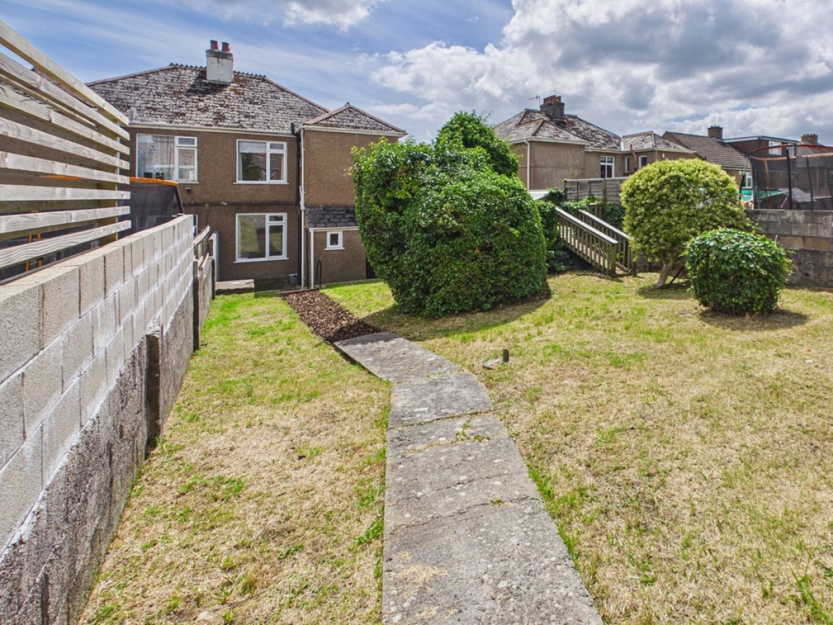 Molesworth Road, Woodford