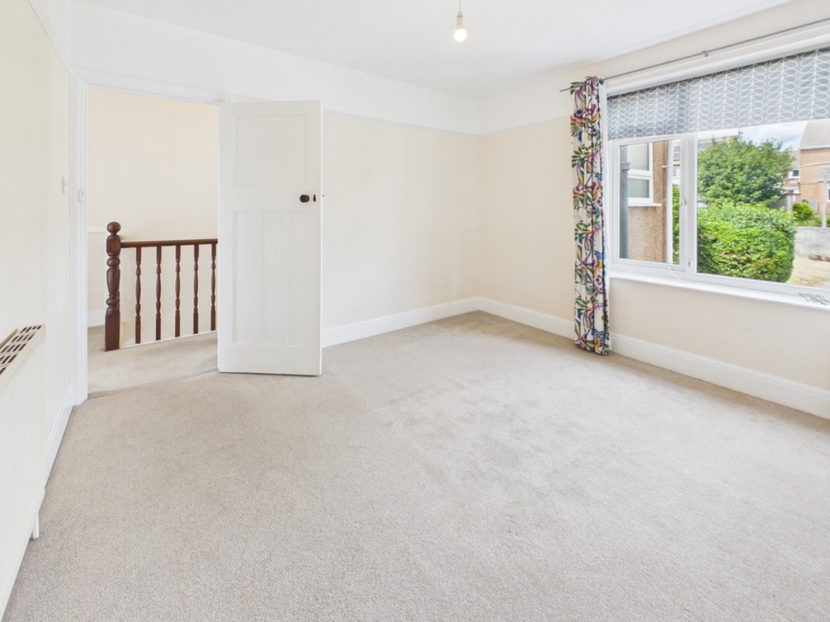 Molesworth Road, Woodford