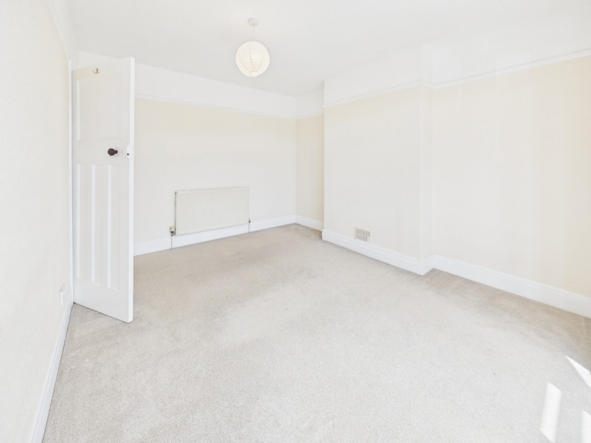 Molesworth Road, Woodford