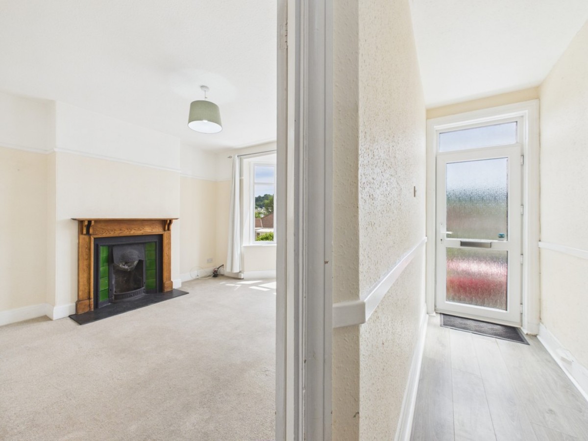 Molesworth Road, Woodford