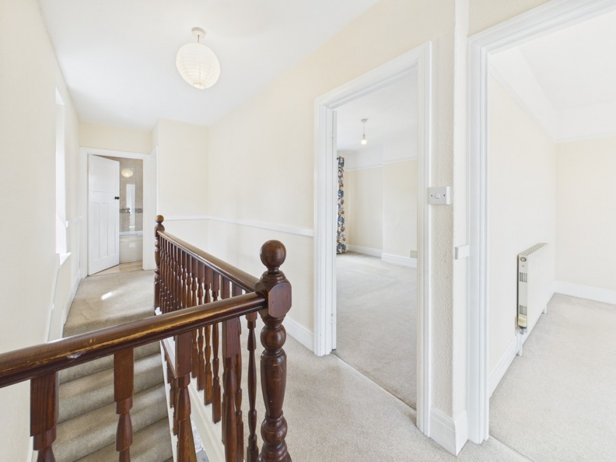 Molesworth Road, Woodford