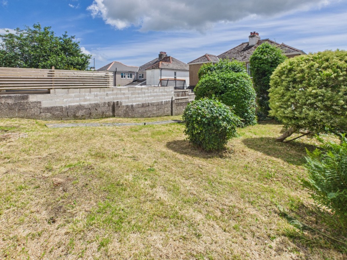 Molesworth Road, Woodford