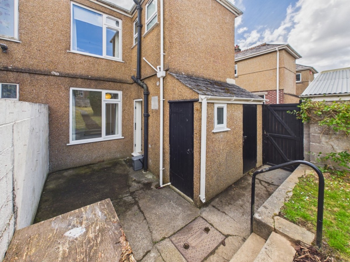Molesworth Road, Woodford