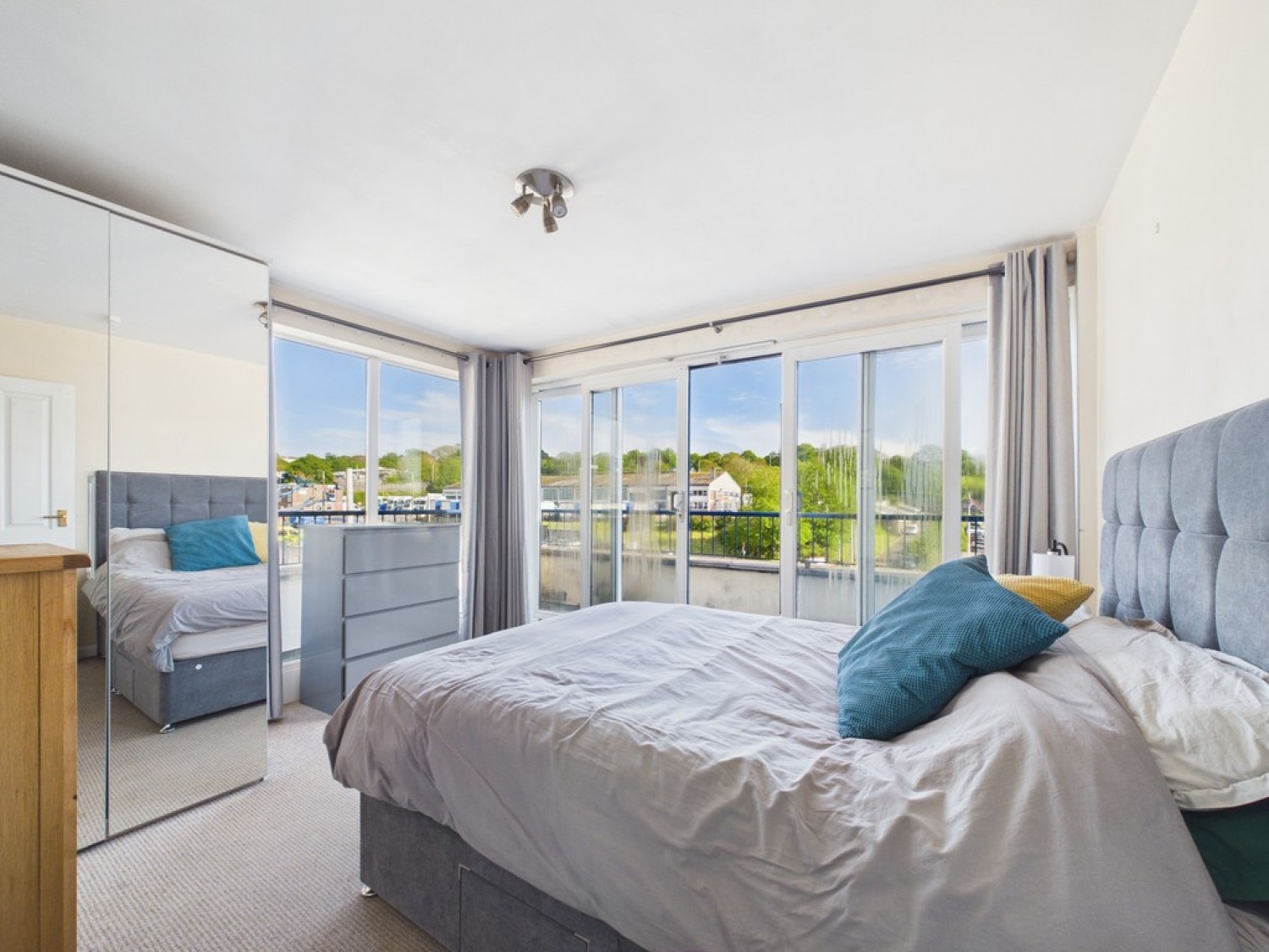 2 bedroom Flat for Sale Albert Road, Stoke, Plymouth