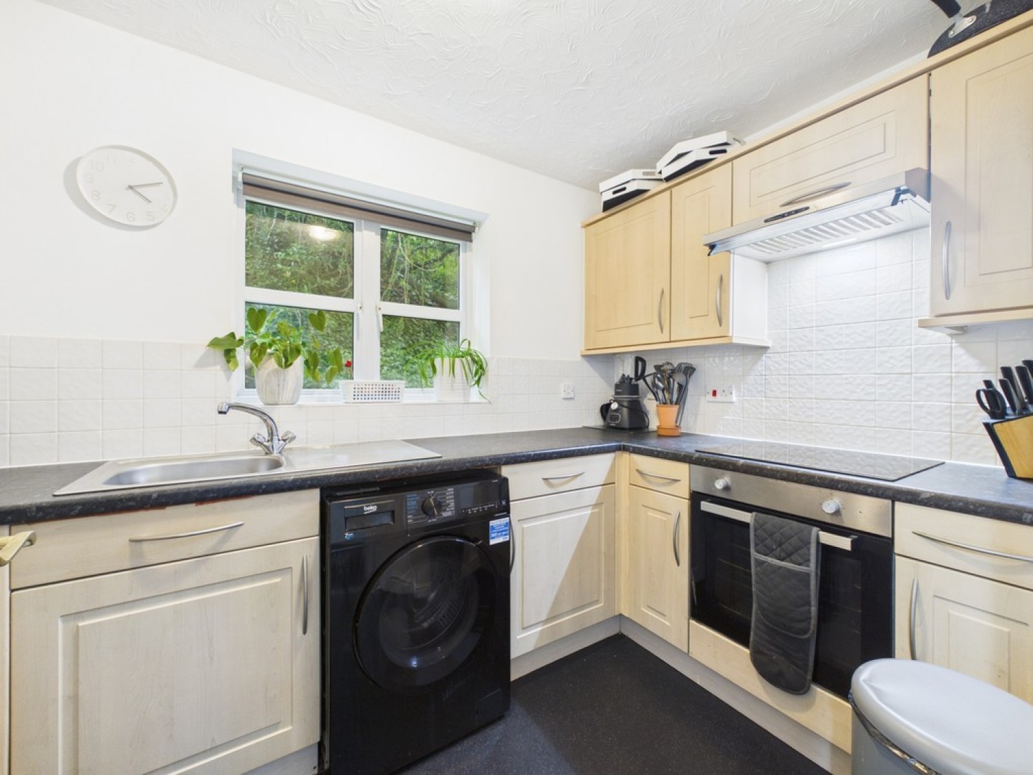 2 bedroom Flat for Sale Sylvan Court, Stoke, Plymouth