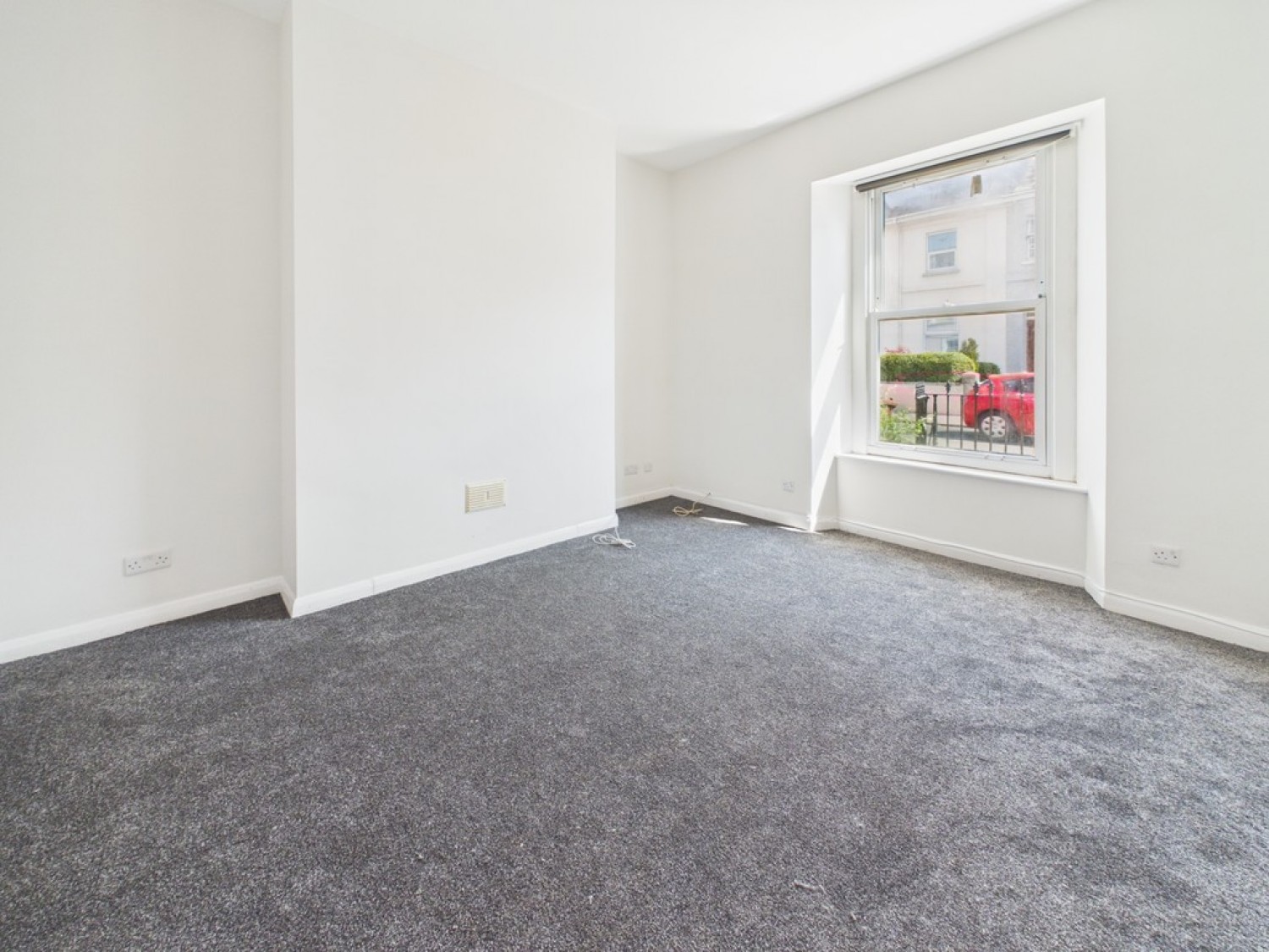 2 bedroom Flat for Letting North Road West, Stonehouse