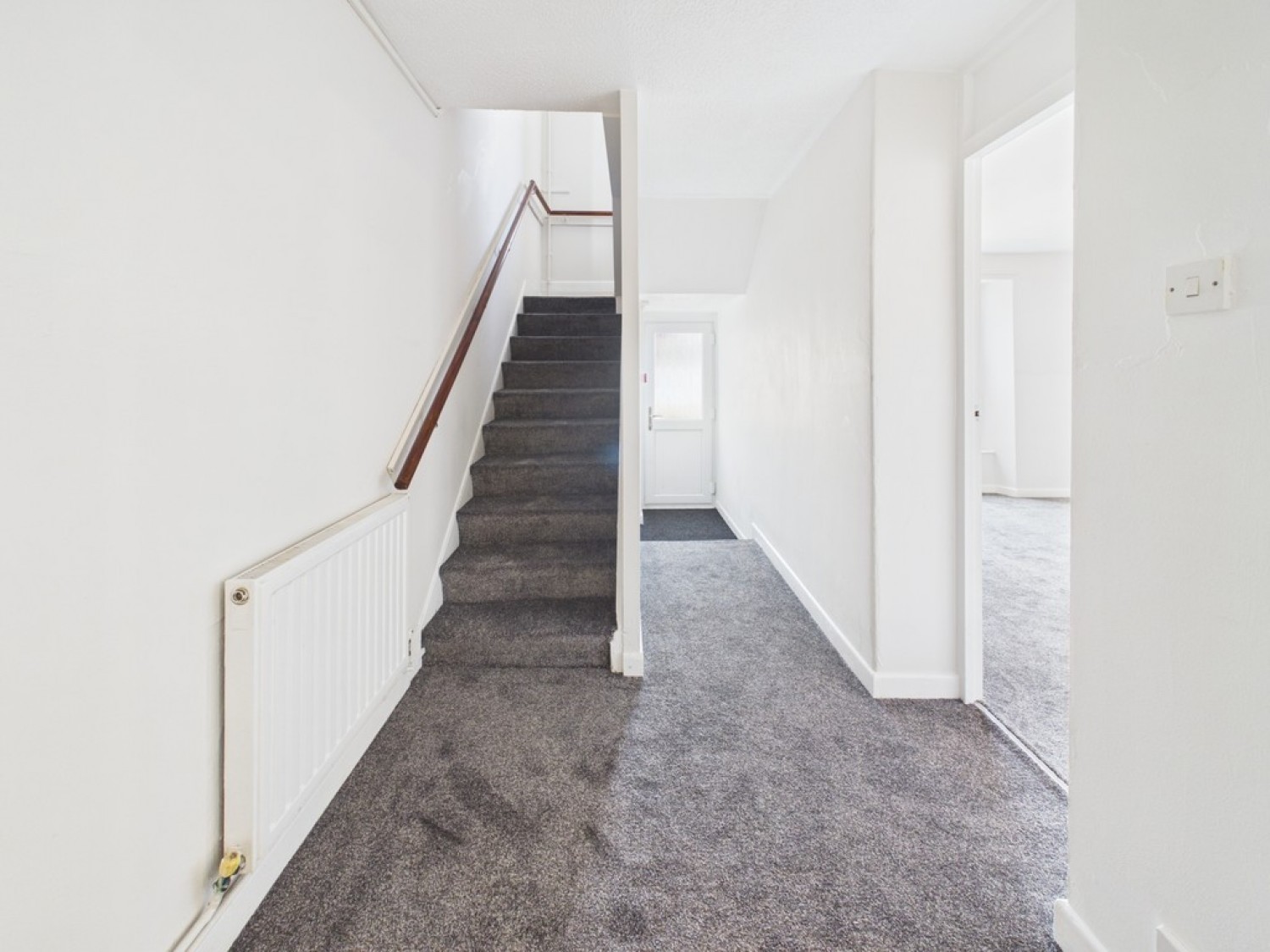 2 bedroom Flat for Letting North Road West, Stonehouse
