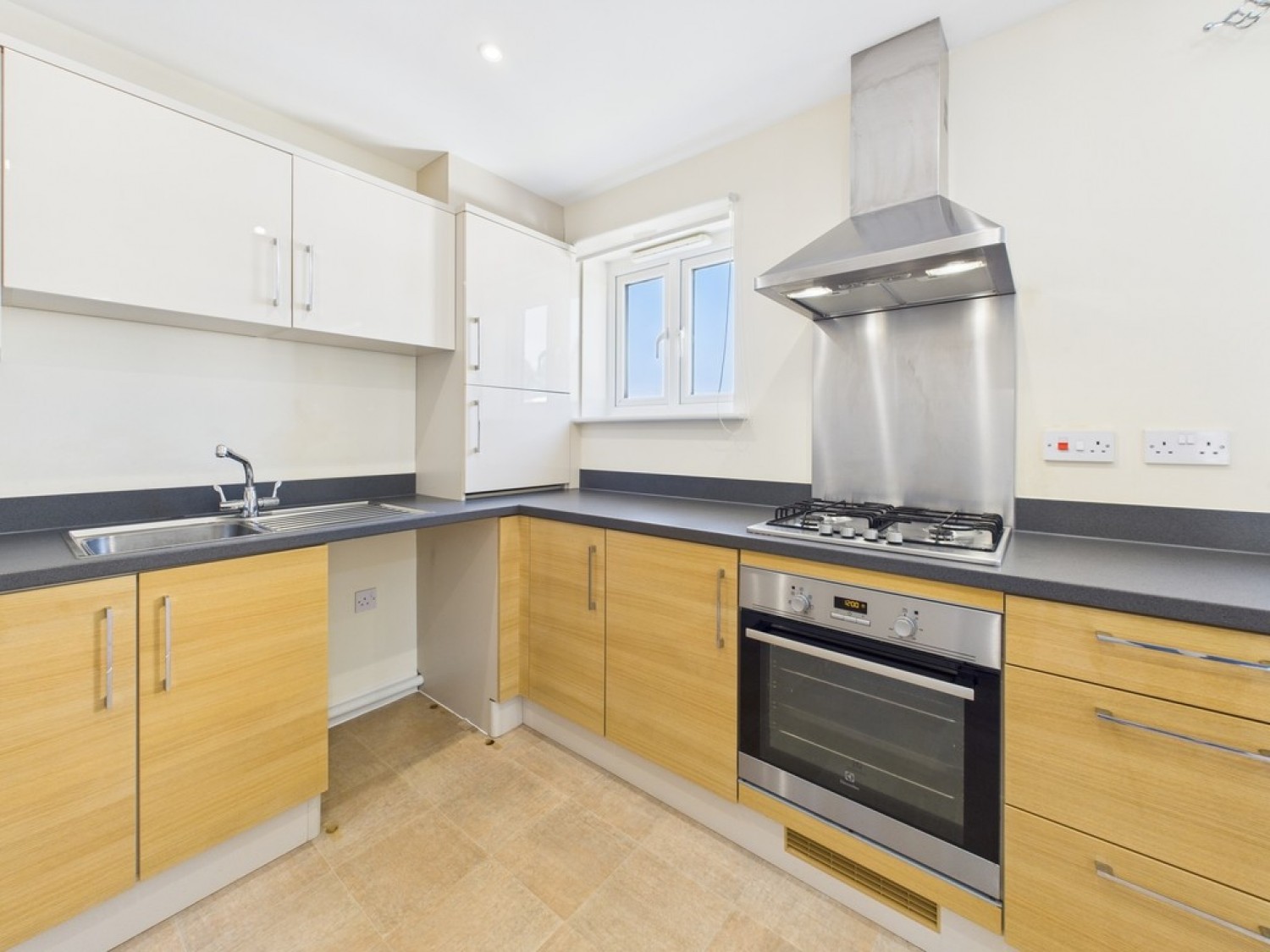 2 bedroom Flat for Sale Derriford, Plymouth, Devon