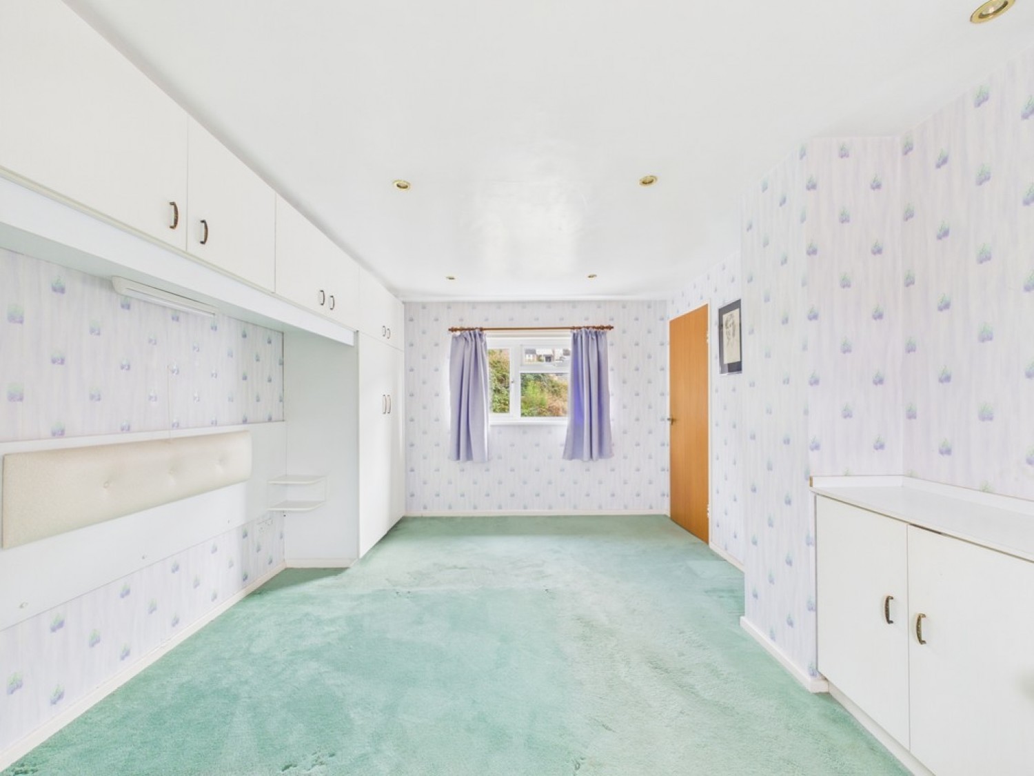 2 bedroom House for Sale Budshead Road, Whitleigh, Plymouth