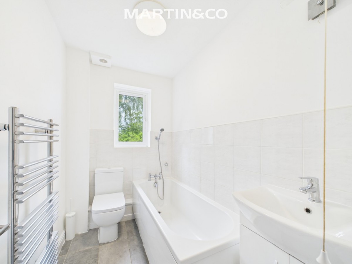 Samian Place, Binfield