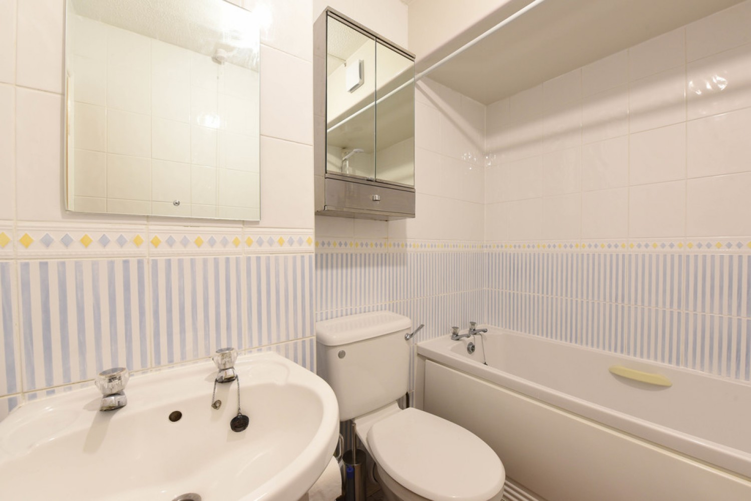 Milton Gardens, Wokingham