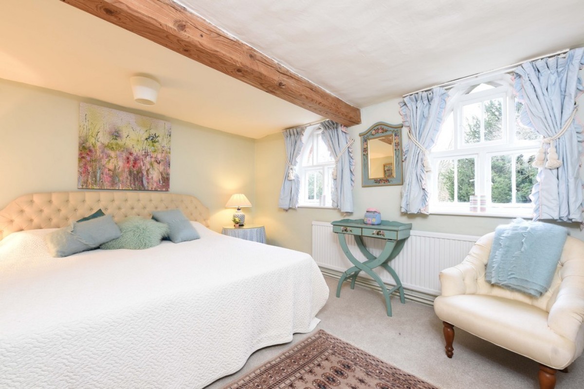 Lower Basildon - 5 mins drive Pangbourne &amp; Goring