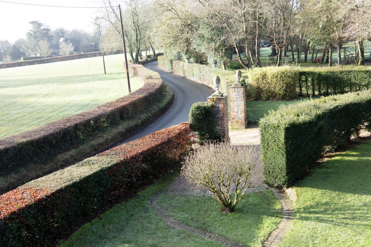 Lower Basildon - 5 mins drive Pangbourne &amp; Goring