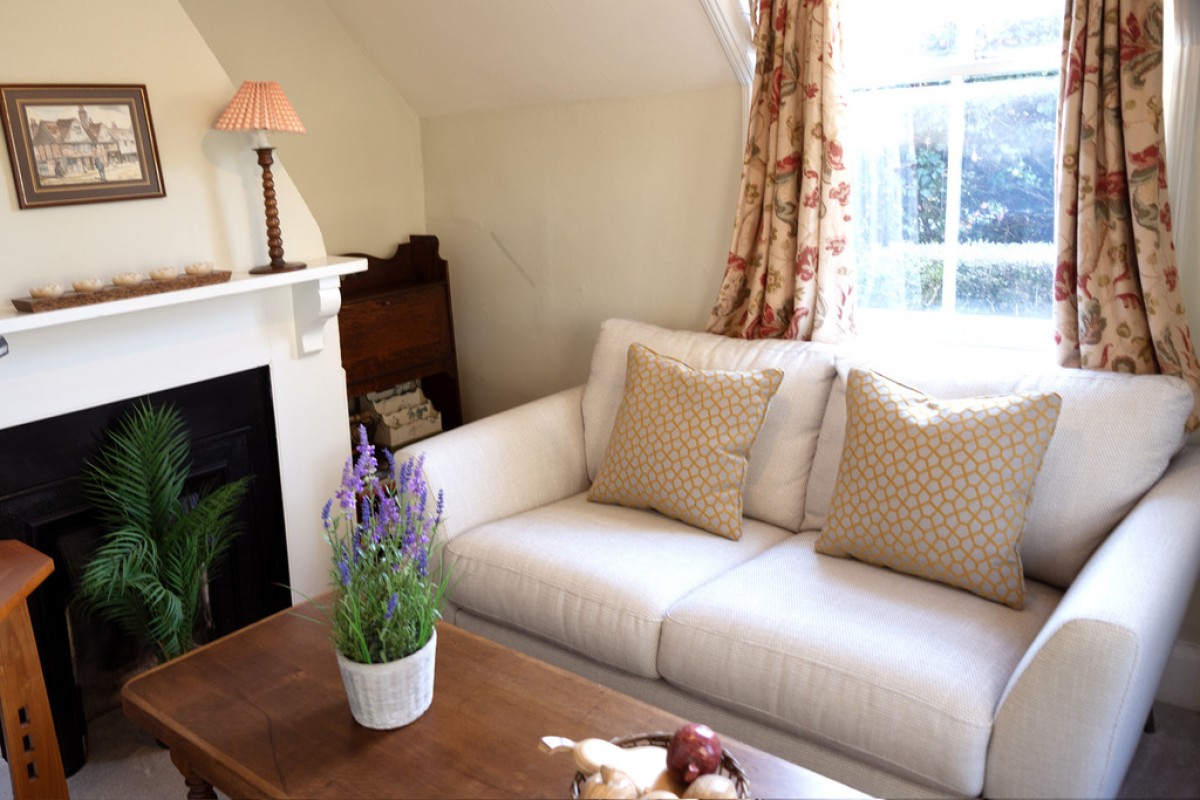 Lower Basildon - 5 mins drive Pangbourne &amp; Goring