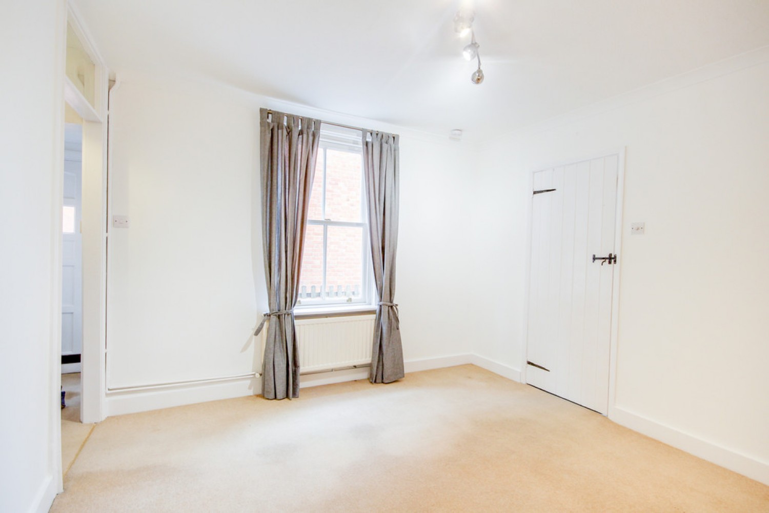 2 bedroom House for Letting Easthampstead Road, Wokingham