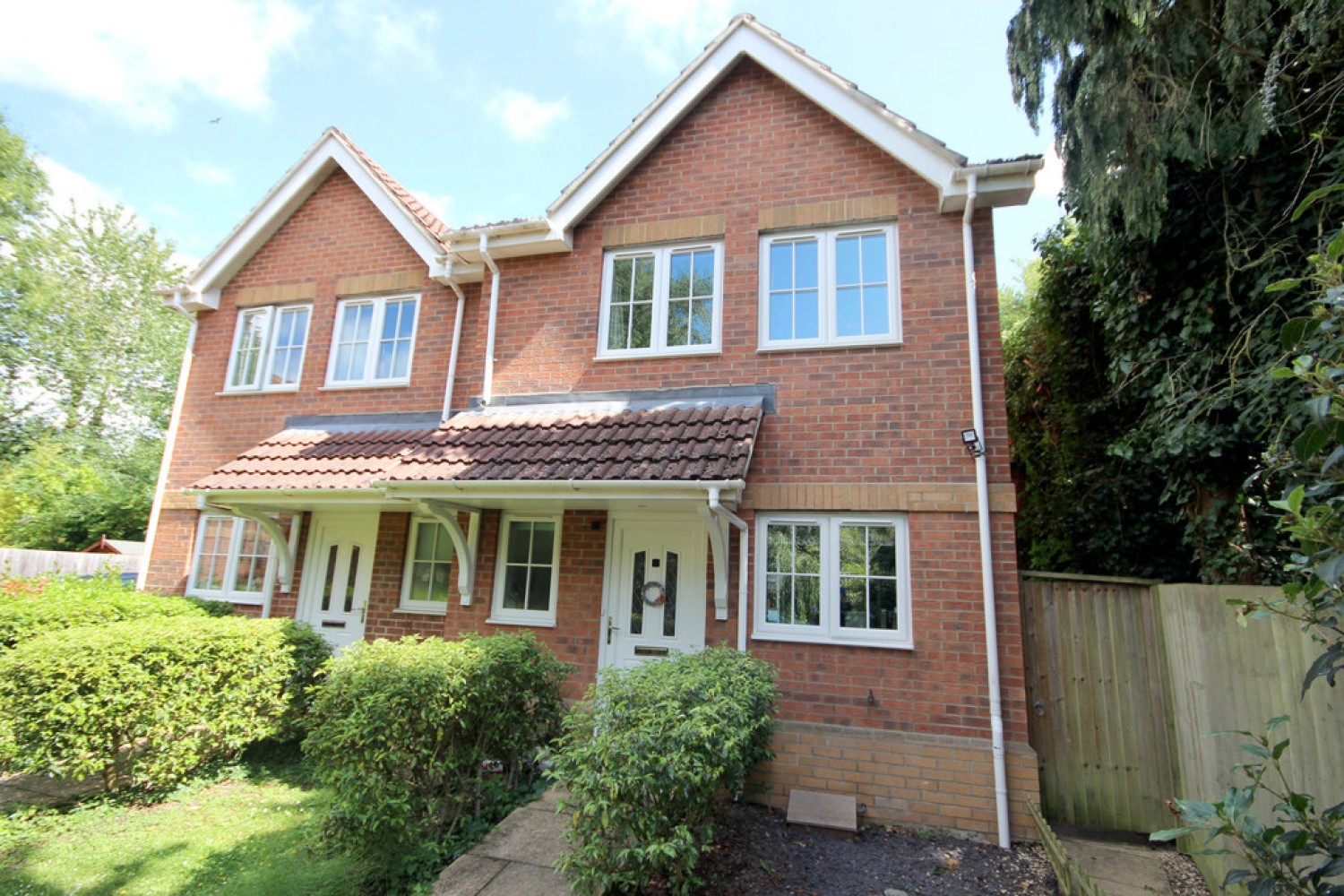 2 bedroom House for Letting Winnersh