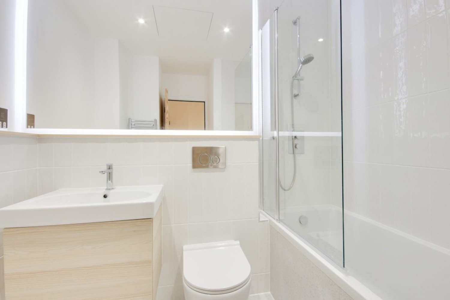 1 bedroom Flat for Letting Charles House, Toutley Road
