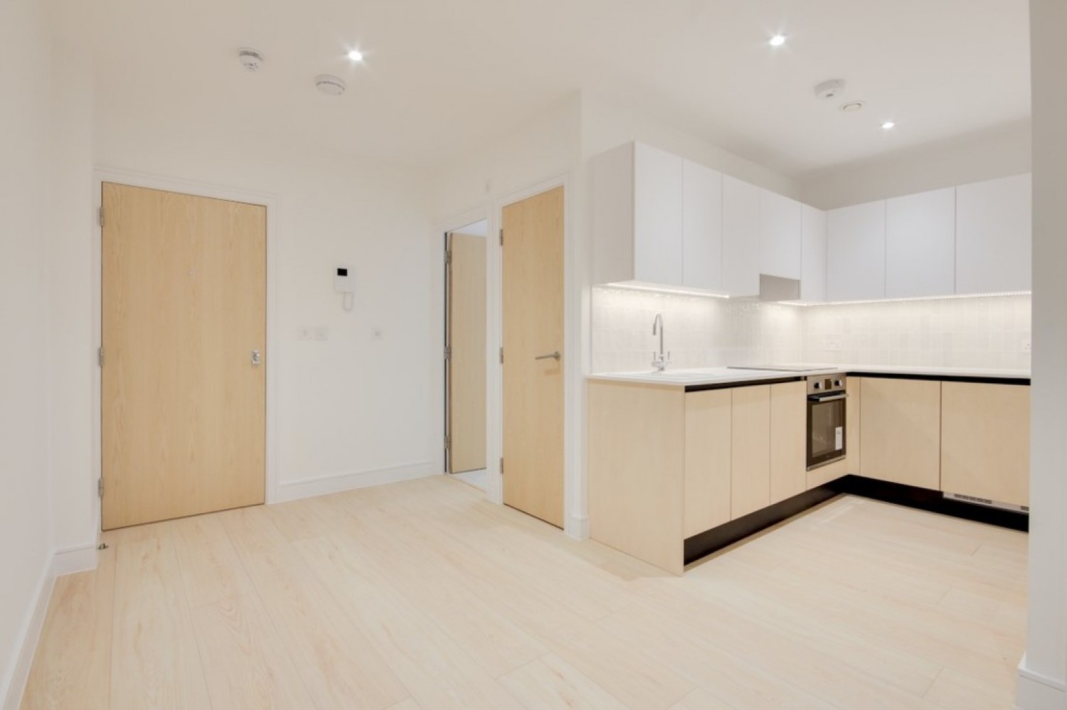 1 bedroom Flat for Letting Charles House, Toutley Road