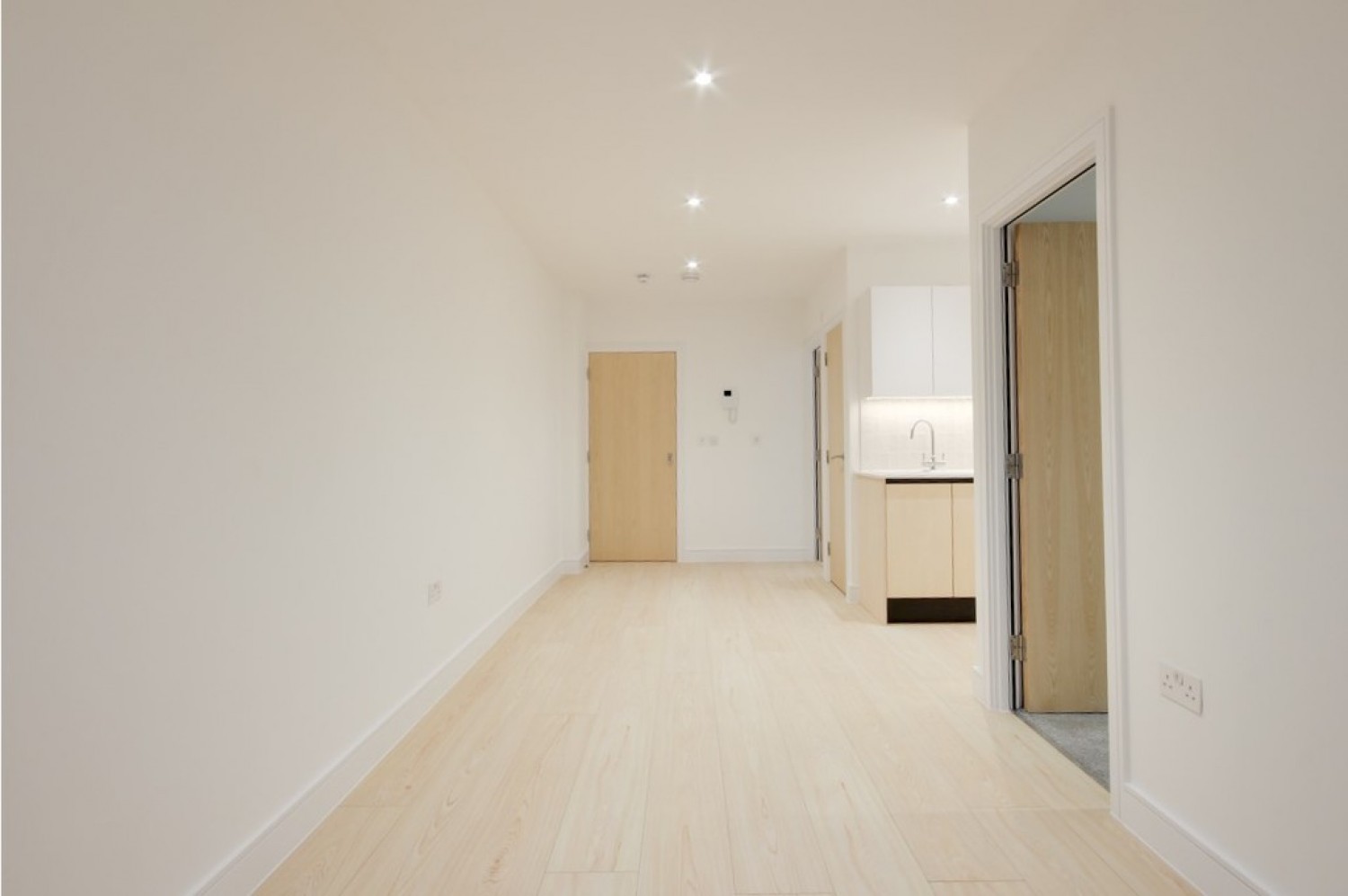 1 bedroom Flat for Letting Charles House, Toutley Road