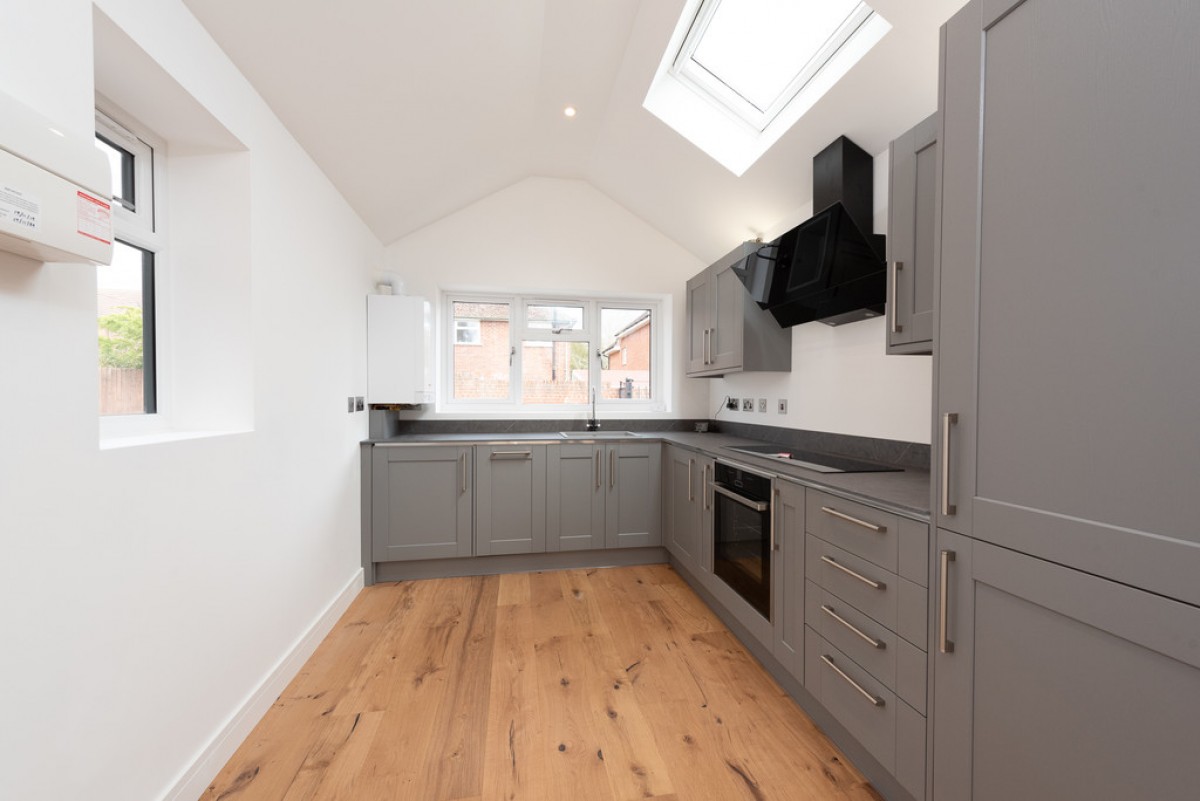 Sadler's Court, Reading Road