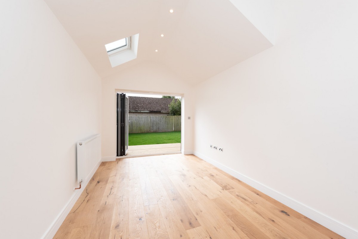 Sadler's Court, Reading Road