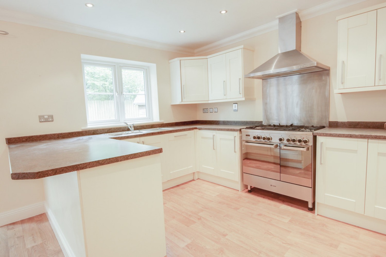 4 bedroom House for Letting Nine Mile Ride, Wokingham
