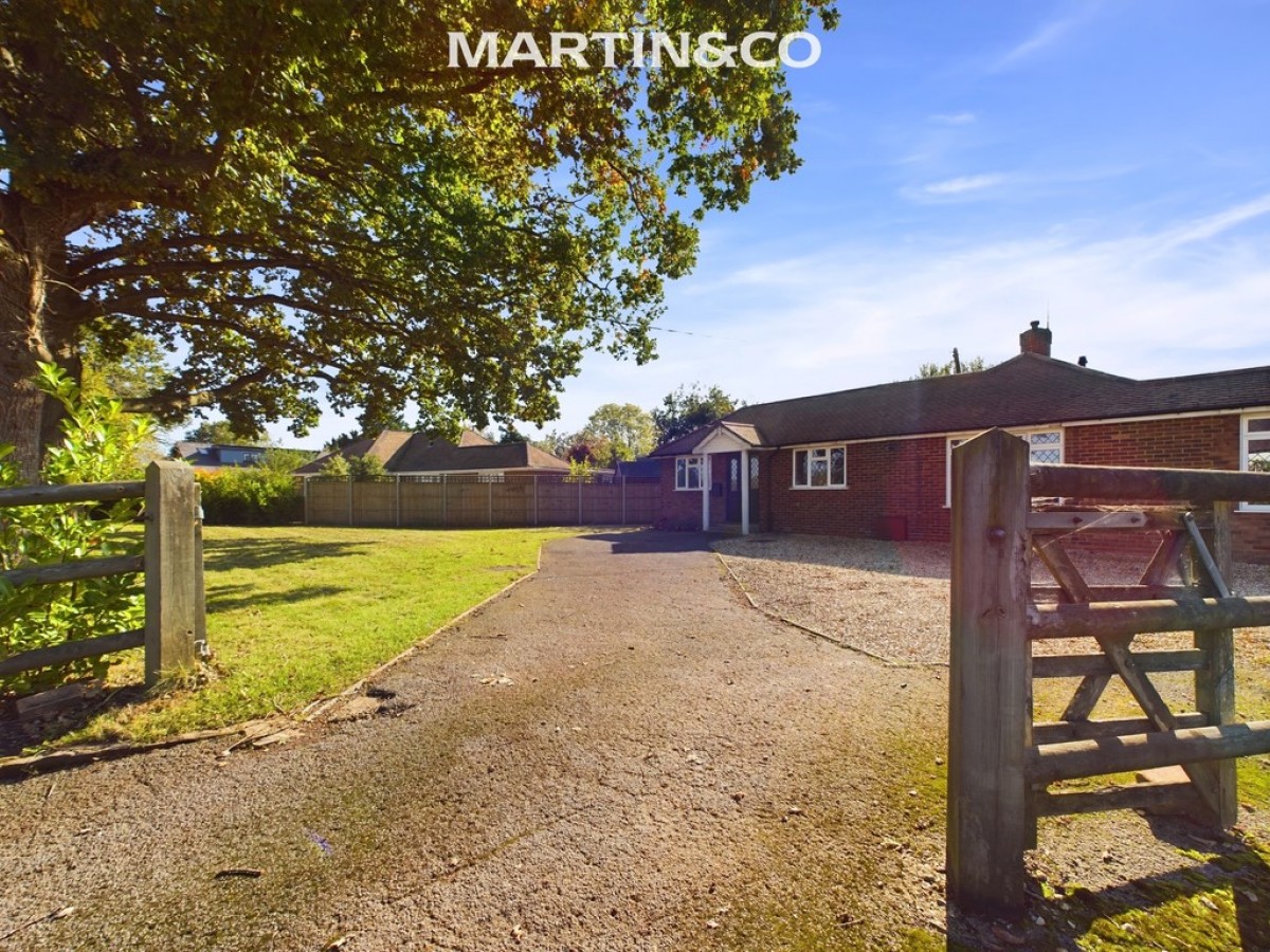 School Road, Barkham