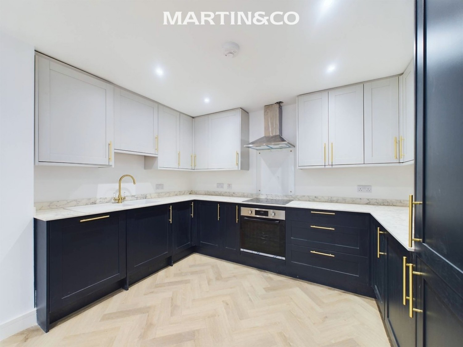 Oakingham Court, 18 Heath Hill Road North