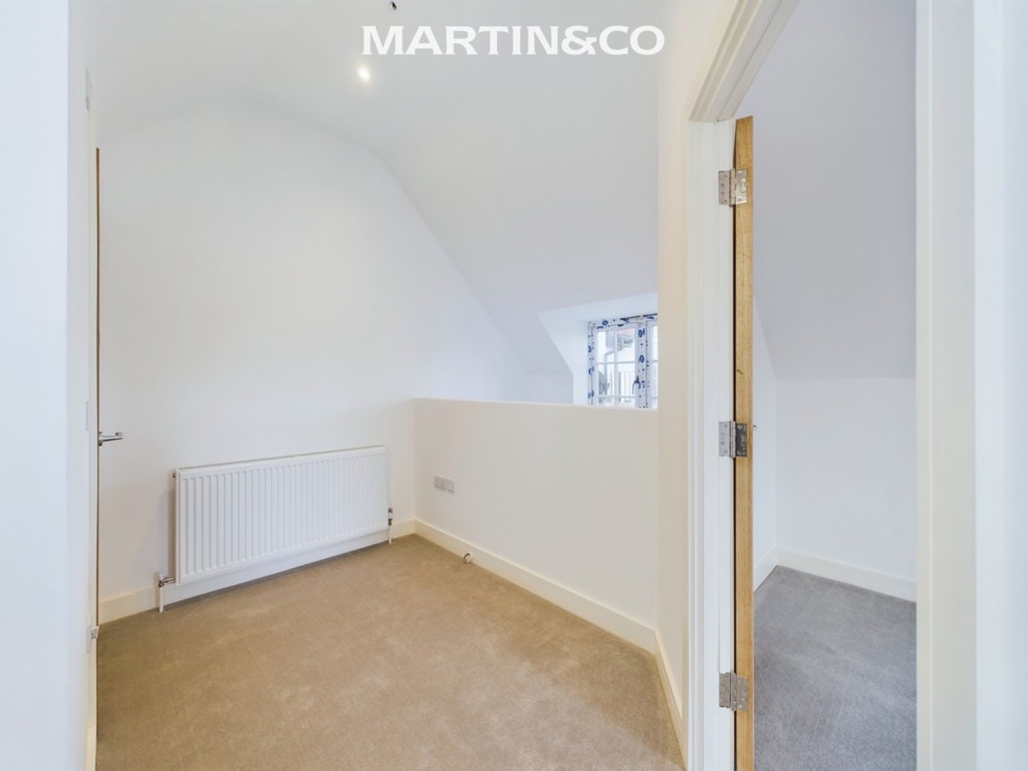 Oakingham Court, 18 Heath Hill Road North