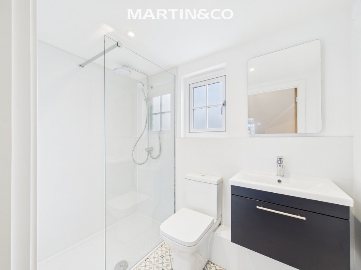 Oakingham Court, Heath Hill Road North