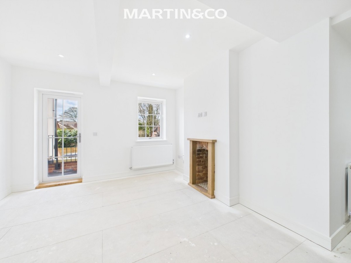 Oakingham Court, Heath Hill Road North