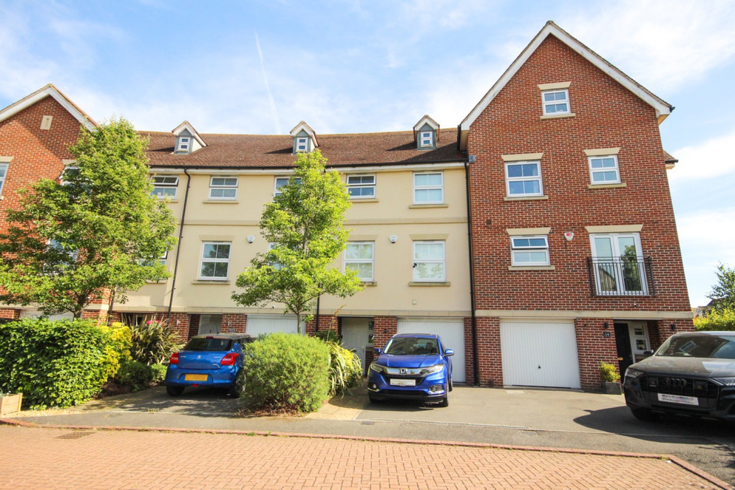 Siskin Gate, Bracknell