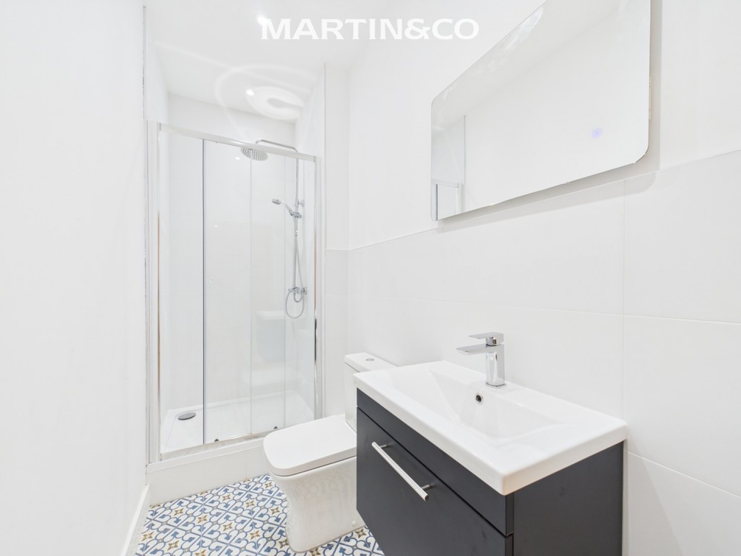 2 bedroom Flat for Sale Oakingham Court, Heath Hill Road North