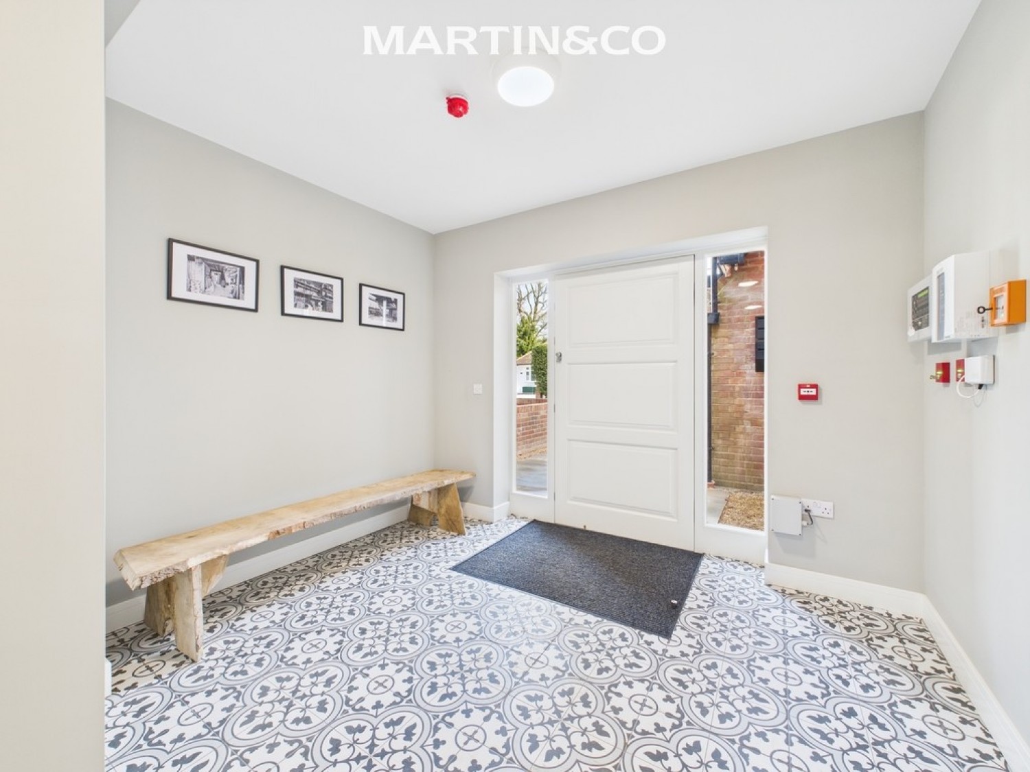 2 bedroom Flat for Sale Oakingham Court, Heath Hill Road North