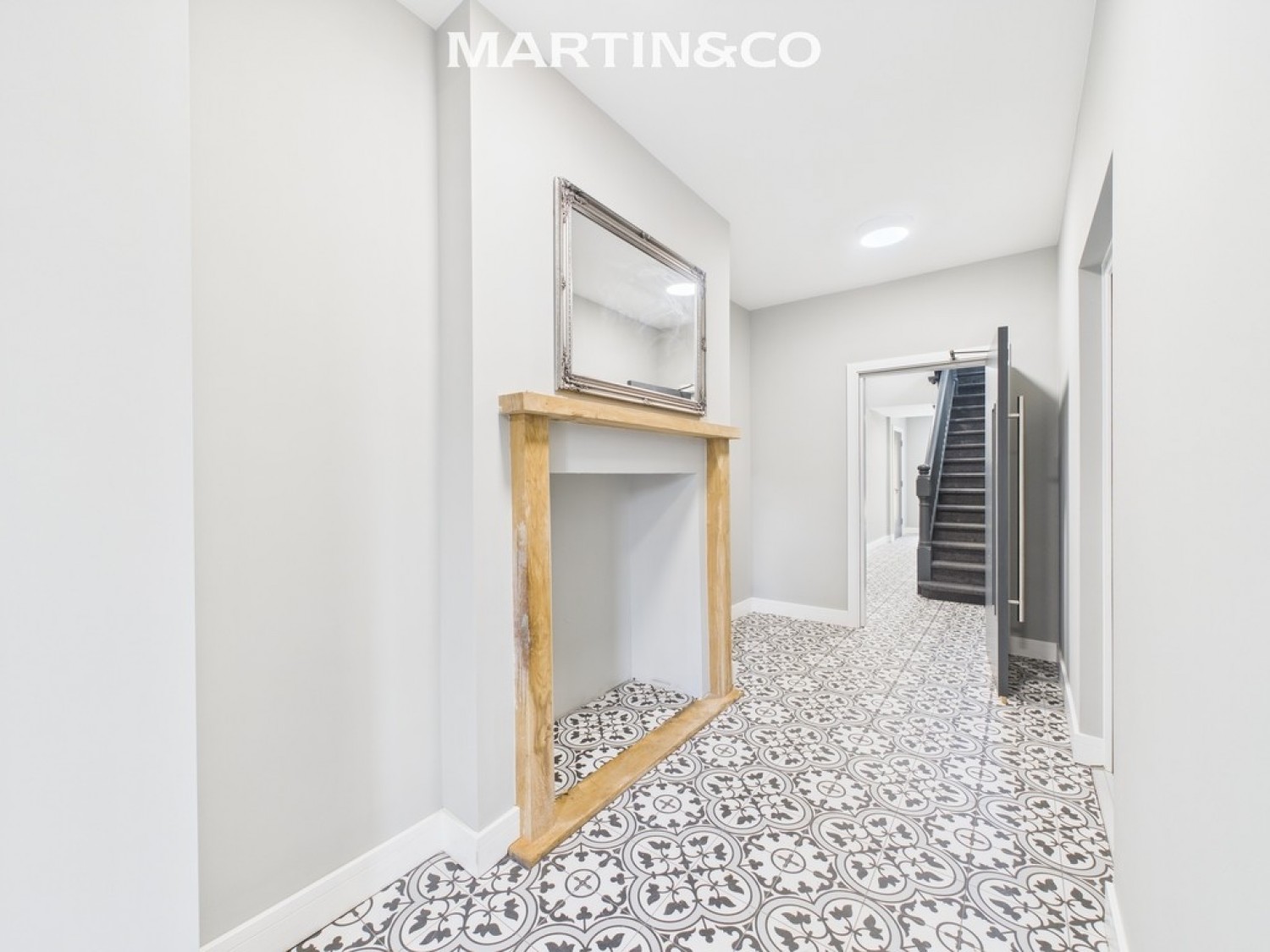 2 bedroom Flat for Sale Oakingham Court, Heath Hill Road North