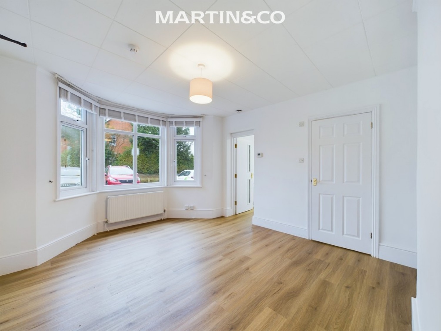 1 bedroom Flat for Letting Pinewood Avenue