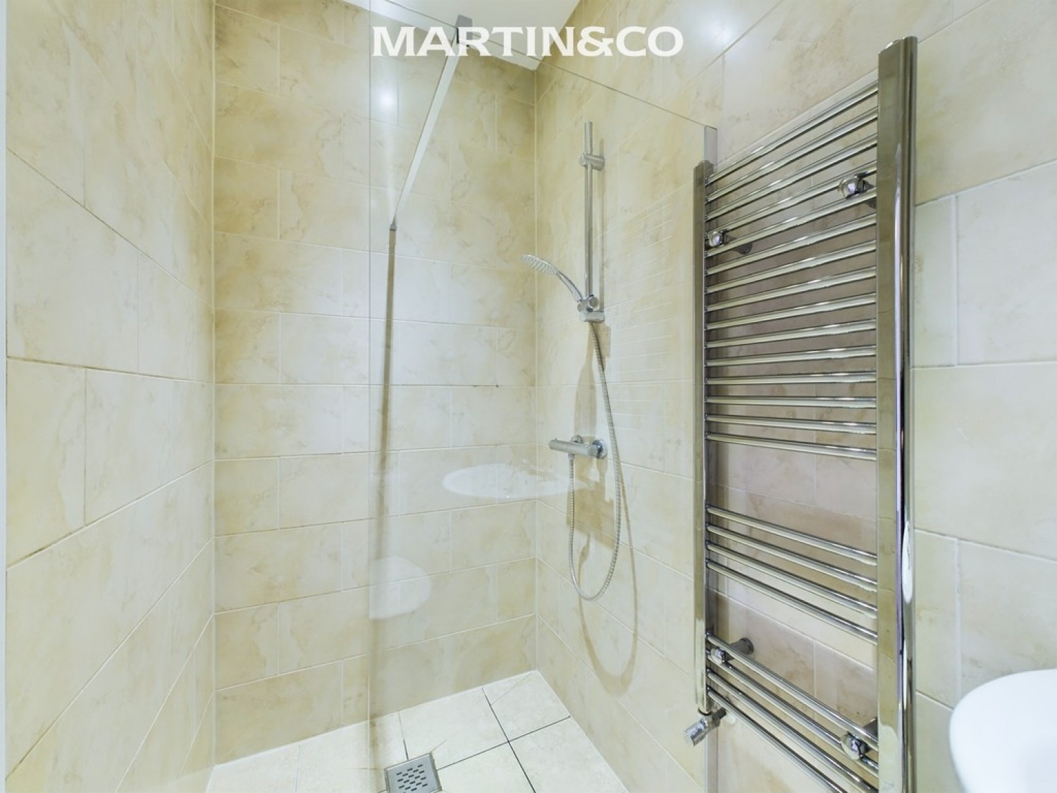 1 bedroom Flat for Letting Pinewood Avenue