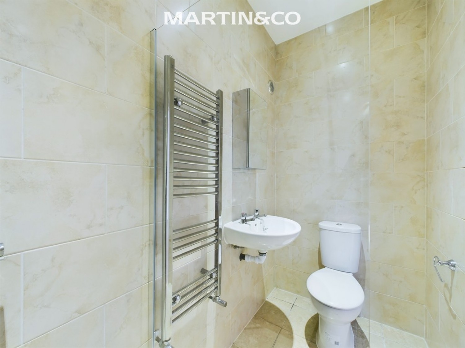 1 bedroom Flat for Letting Pinewood Avenue