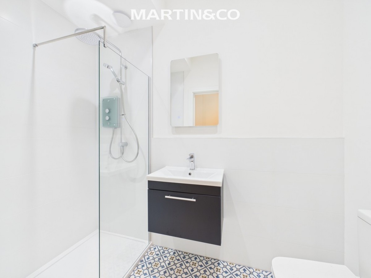 Oakingham Court, Heath Hill Road North