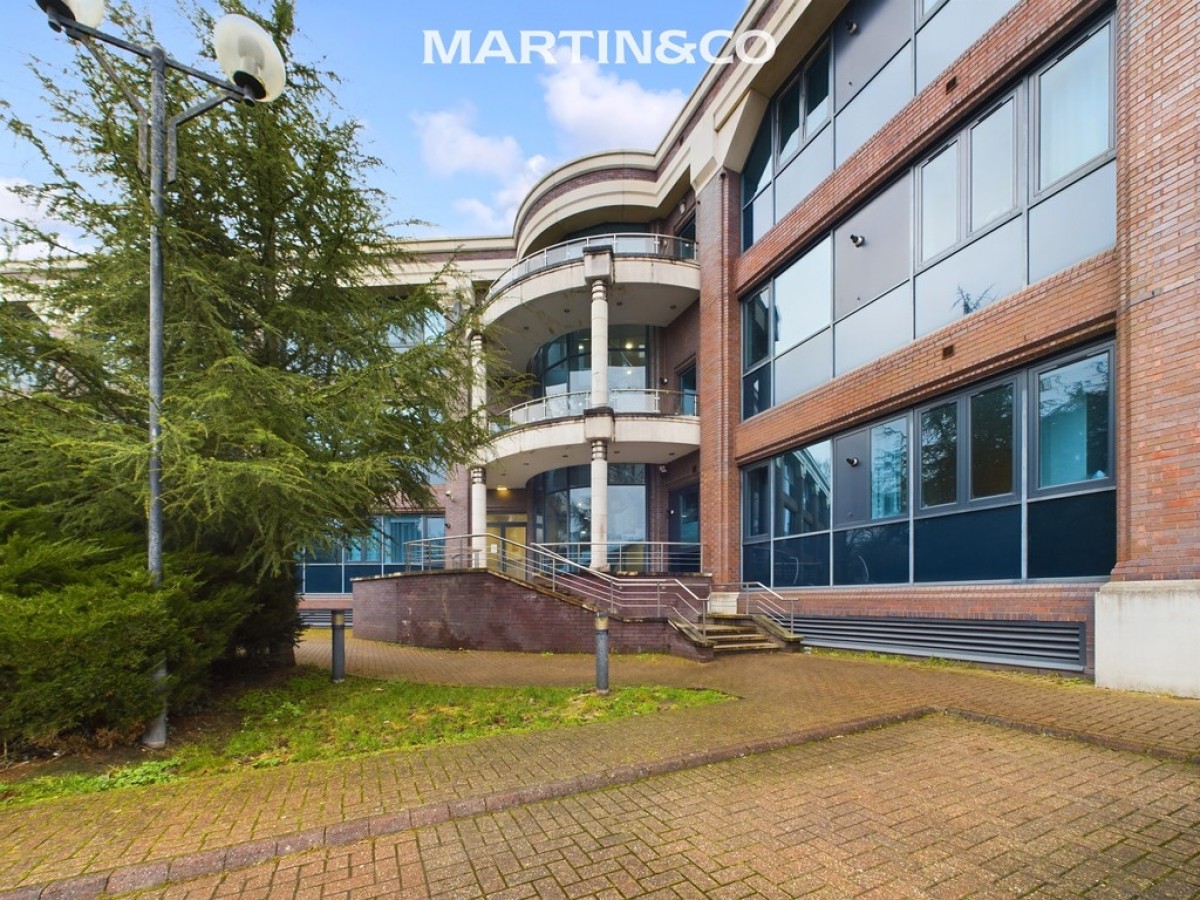 Opladen Way, Bracknell