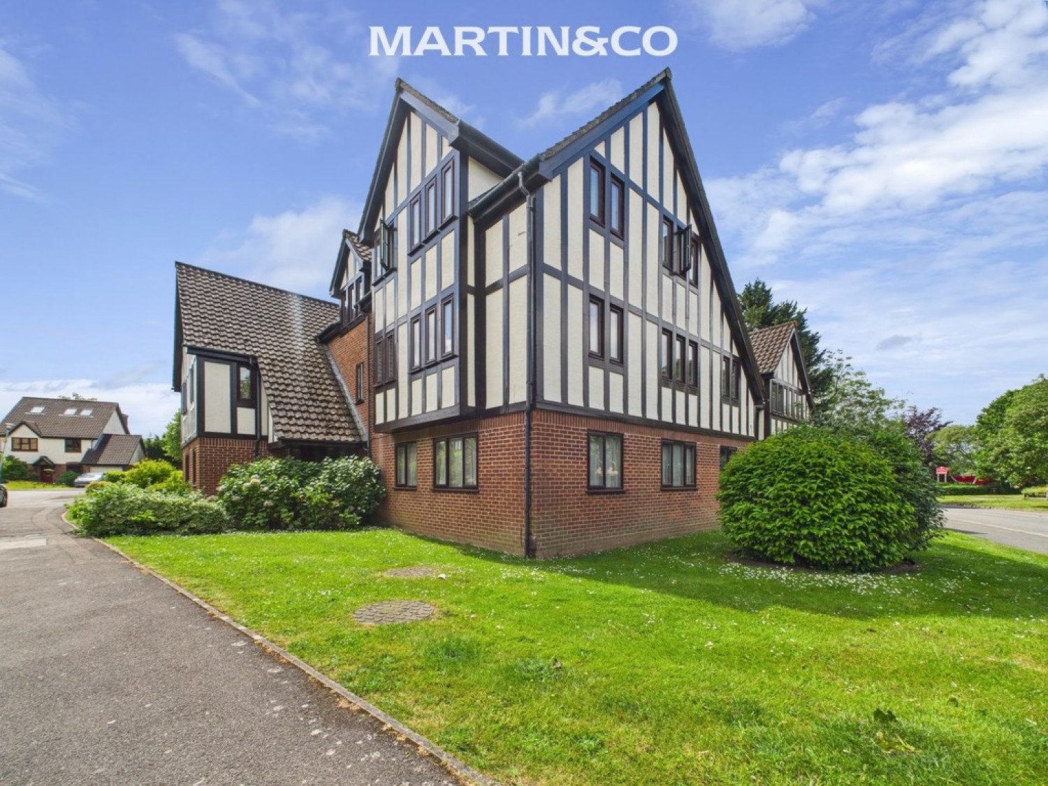 Wyvern Close, Bracknell