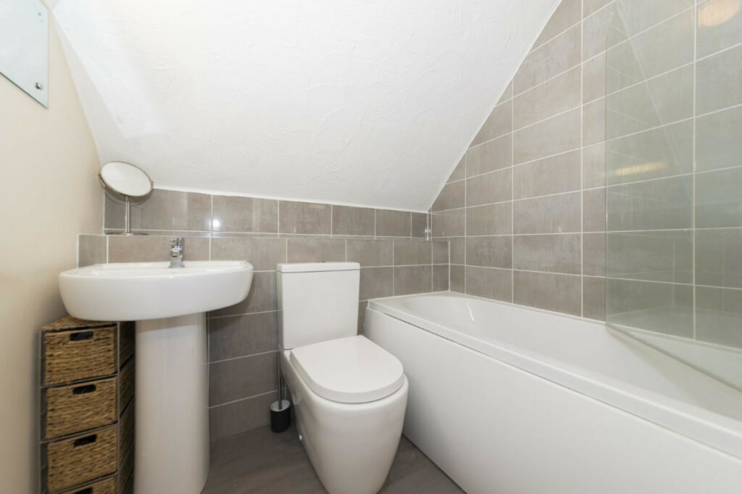 Wyvern Close, Bracknell