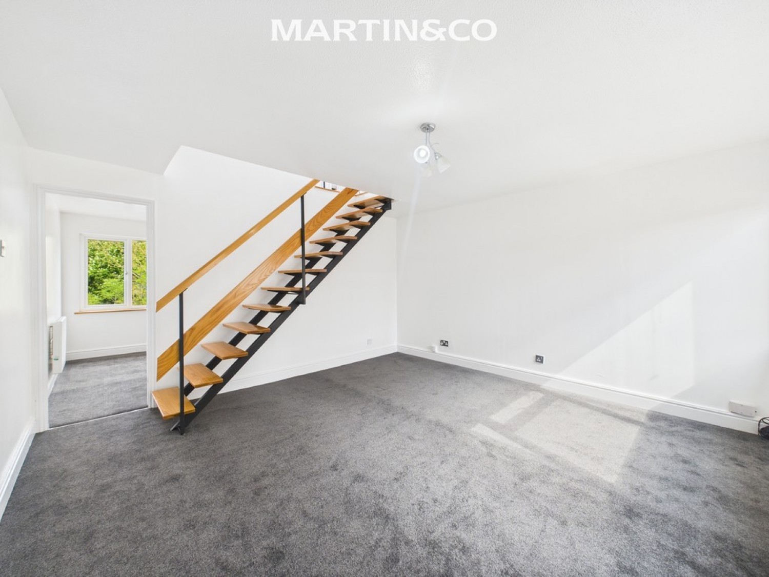 2 bedroom Flat for Sale Ellison Way, Wokingham